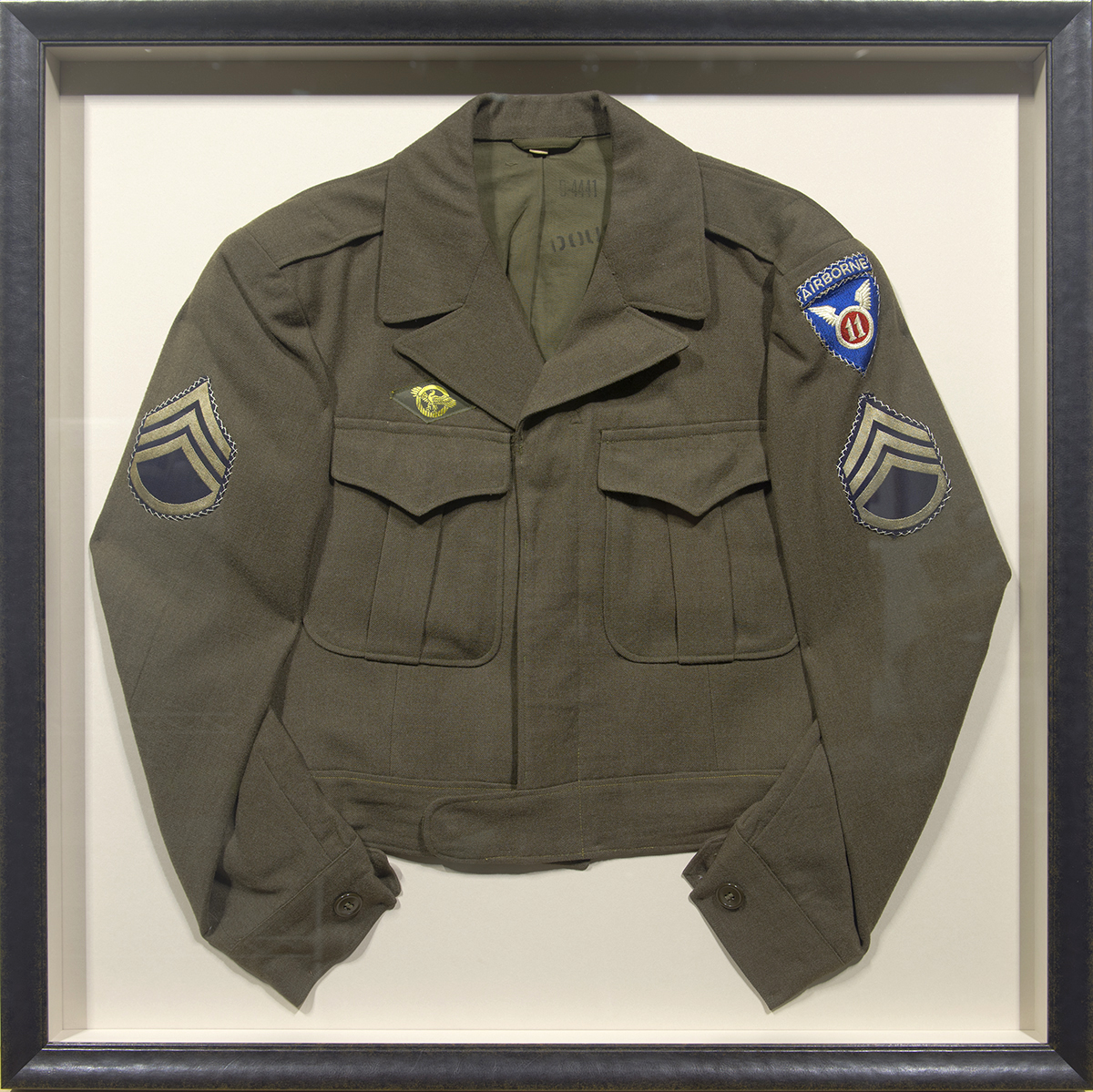 images/Military Uniform Shadowbox_l.jpg